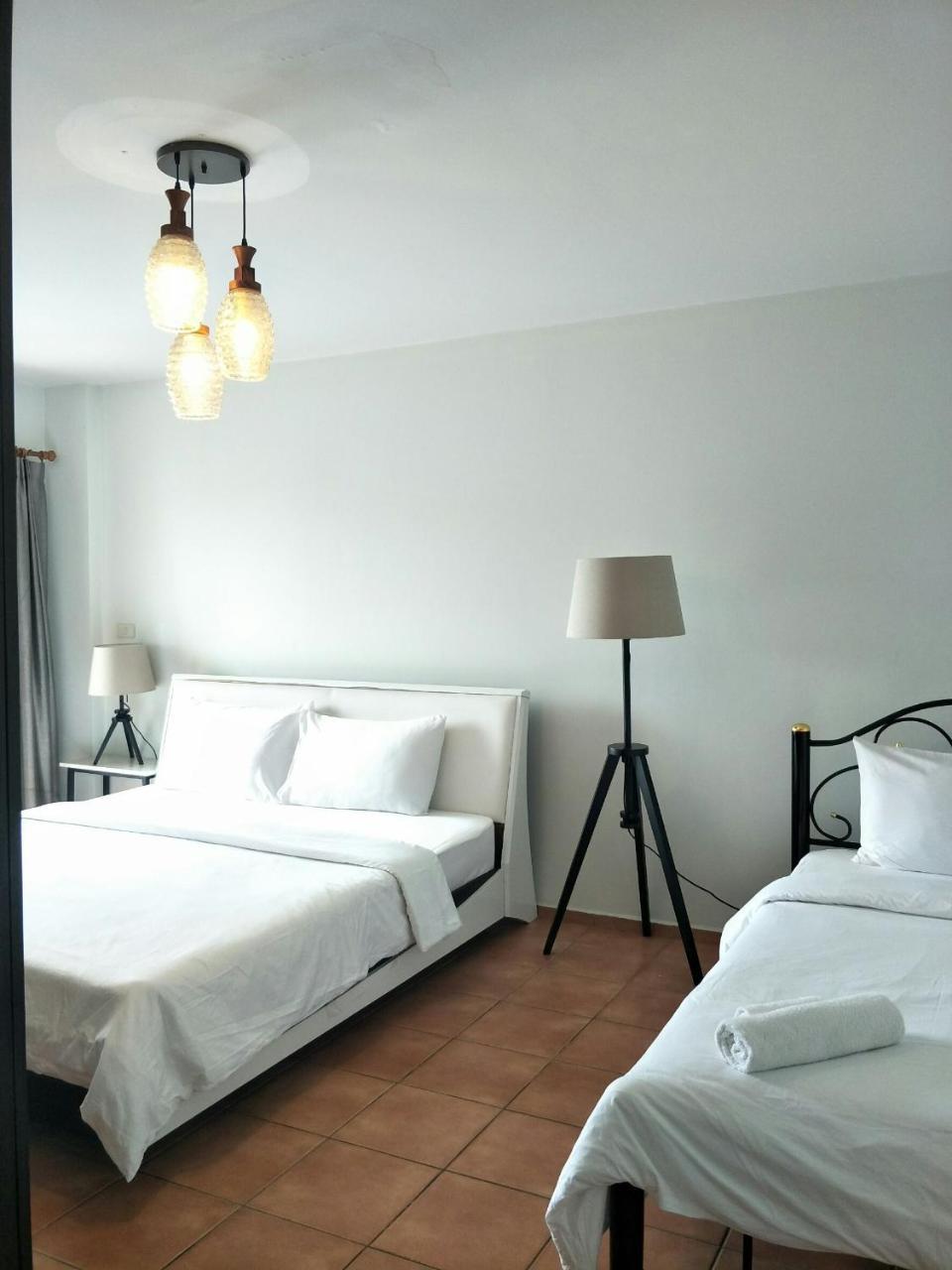 Lomsabai Apartments Bangsaen Exterior foto